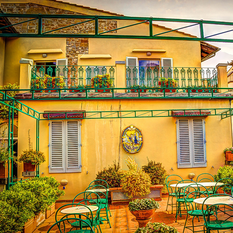 Image of outdoor seating in Florence, Italy.